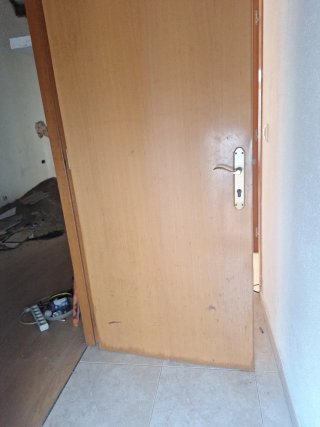 Puerta madera clara 80cm
