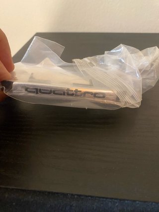 Logo Audi Quattro Cromado 4B0853736A 2ZZ