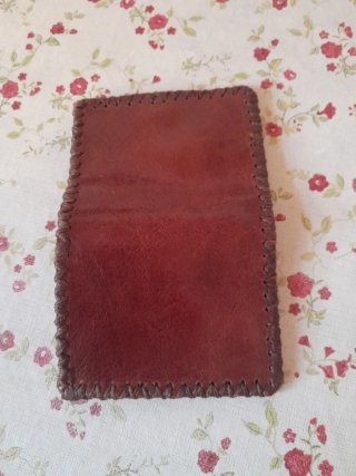 Cartera de piel hecha a mano