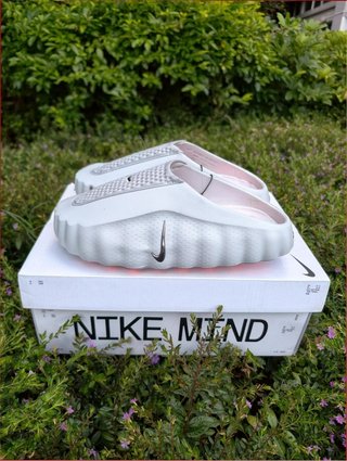 Nike Mind Talla 40 Gris/Blanco
