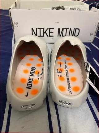 Nike Mind 42 Beige/Naranja