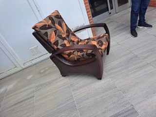 Butaca reclinable tela y madera