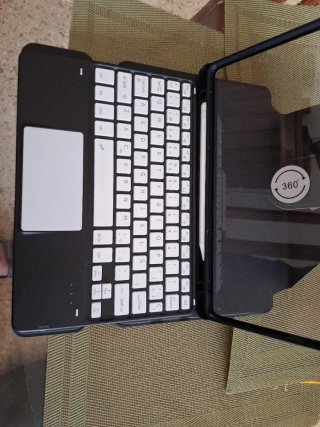 Funda Teclado y Lápiz Cacoe Negra en Español