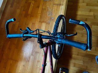 LOTE DE TRES BICICLETAS: MTB, carretera y BMX.
