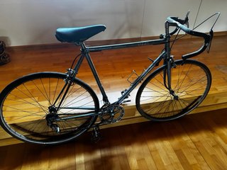 LOTE DE TRES BICICLETAS: MTB, carretera y BMX.