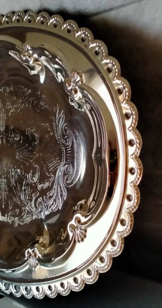 Vassoio vintage ovale bordo smerlato