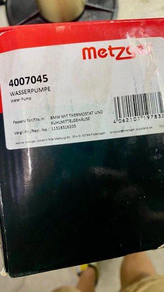 Bomba de agua Metzger 4007045 BMW F01/F02/F03/F04