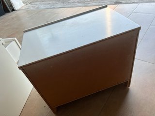 Muebles cajonera blancos