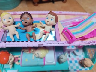 Casita de muñecas con accesorios