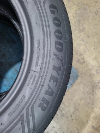 2 Neumáticos 215/70 R16 Goodyear
