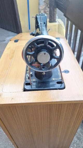 Máquina de coser antigua