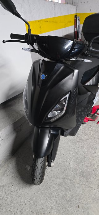 Piaggio 1 Active Eléctrica Negra
