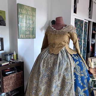 Traje Fallera XL con Manteletas