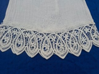 Blusa blanca encaje T S.  Medidas en descripción