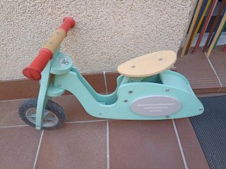 Bicicleta de madera infantil