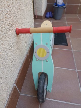 Bicicleta de madera infantil