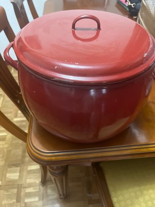 Olla Hierro Fundido Roja Interior Azul