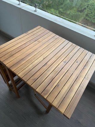 Mesa de madera para exterior