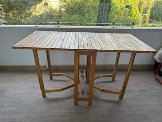 Mesa de madera para exterior
