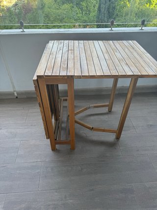 Mesa de madera para exterior