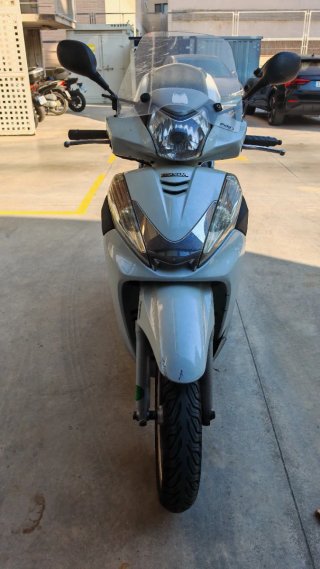 Moto Honda SH 300 Scooter