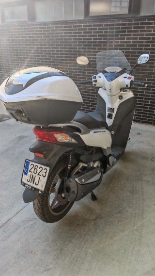 Moto Honda SH 300 Scooter