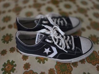 Zapatillas Converse Negras y Blancas