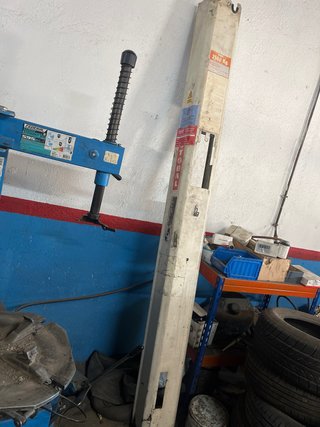 Elevador 2 columnas Istobal 2500kg