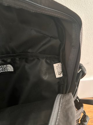 Mochila The North Face Gris