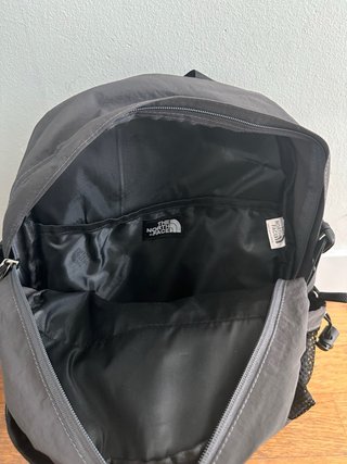Mochila The North Face Gris