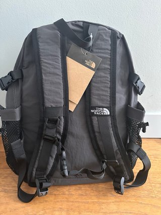 Mochila The North Face Gris