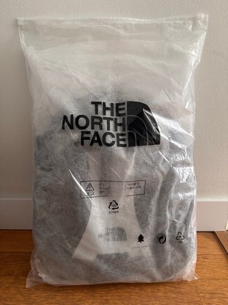 Mochila The North Face Gris