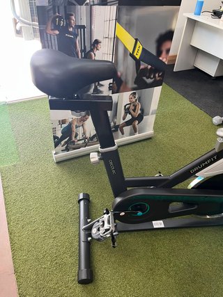 Bicicleta Indoor Cecotec Drumfit de exposición
