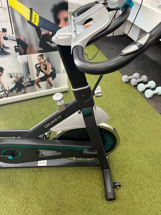 Bicicleta Indoor Cecotec Drumfit de exposición