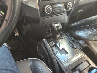 Mitsubishi Montero 2010