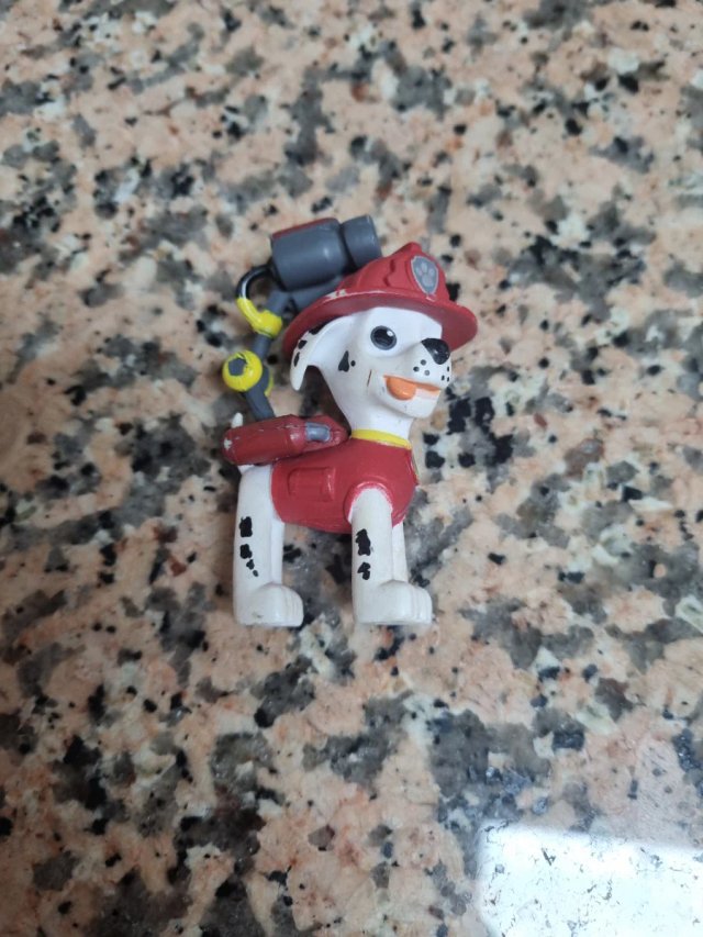 Lote variado de figuras y accesorios