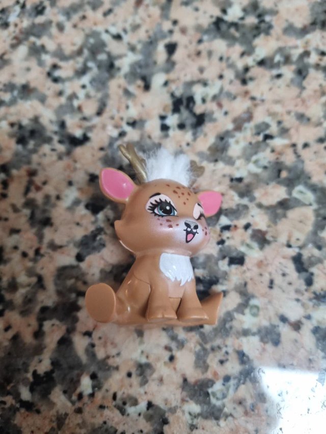 Lote variado de figuras y accesorios