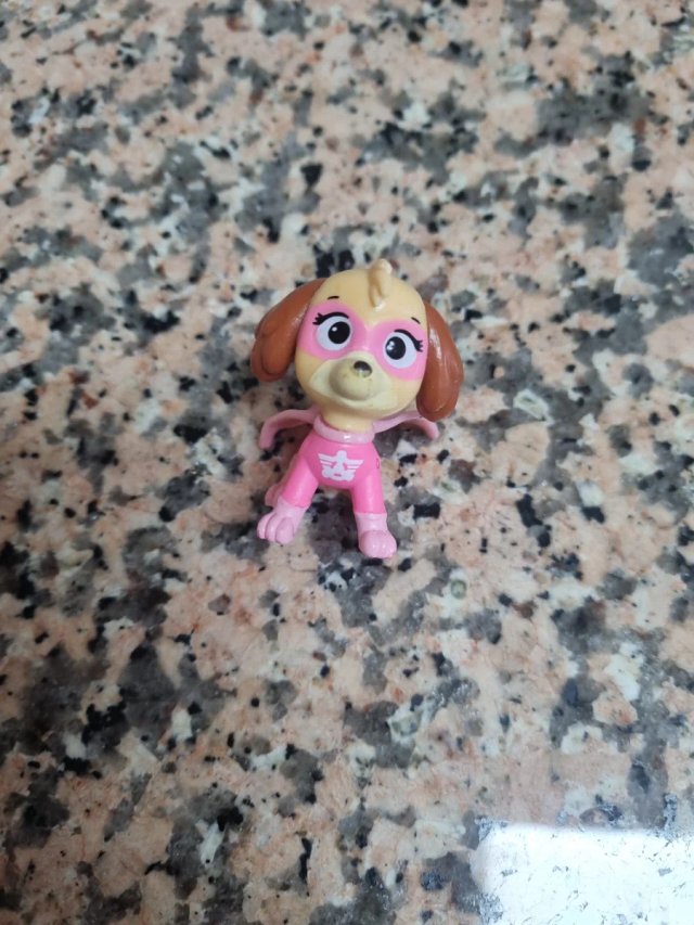 Lote variado de figuras y accesorios