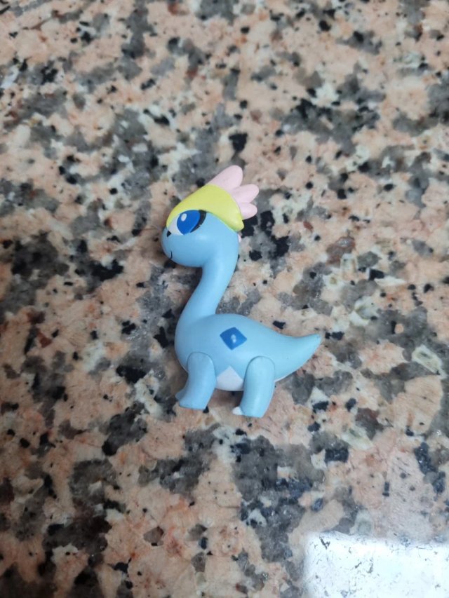 Lote variado de figuras y accesorios