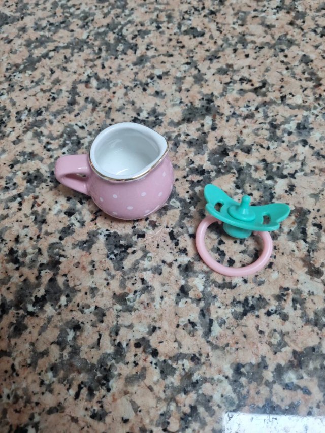 Lote variado de figuras y accesorios