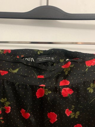 Falda-Pantalón Satén Flores Rojas