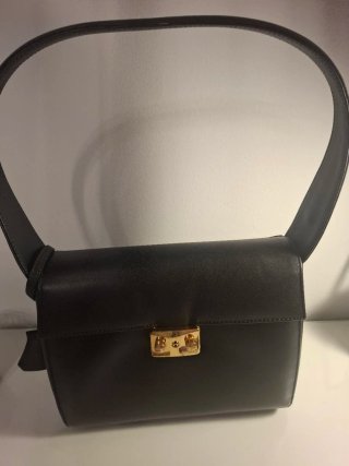 Bolso de piel negro