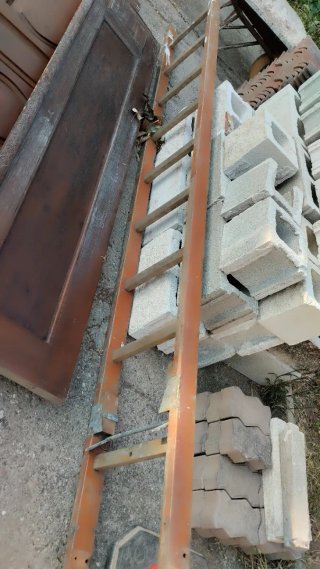 Escalera de madera