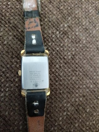 Reloj Ruwulo Mujer Dorado y Negro