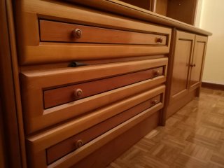 Mueble de salón madera y cristal