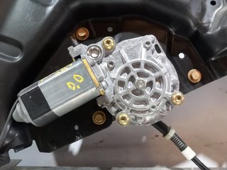 ELEVALUNAS DELANTERO DERECHO AUDI 100 AVANT (C4)
