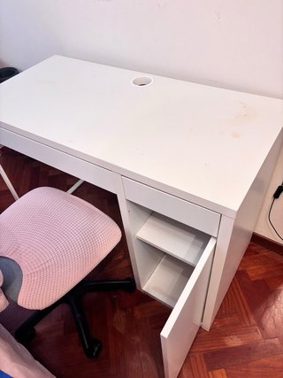 Escritorio Ikea Micke Blanco y silla de escritorio