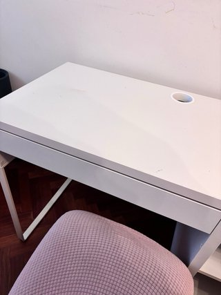 Escritorio Ikea Micke Blanco y silla de escritorio