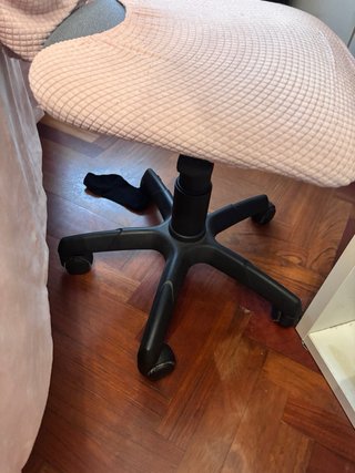 Escritorio Ikea Micke Blanco y silla de escritorio