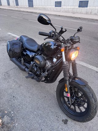 Hyosung Bobber 125 Negra